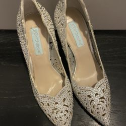 Betsy Johnson Silver Evening Heels Size 7.