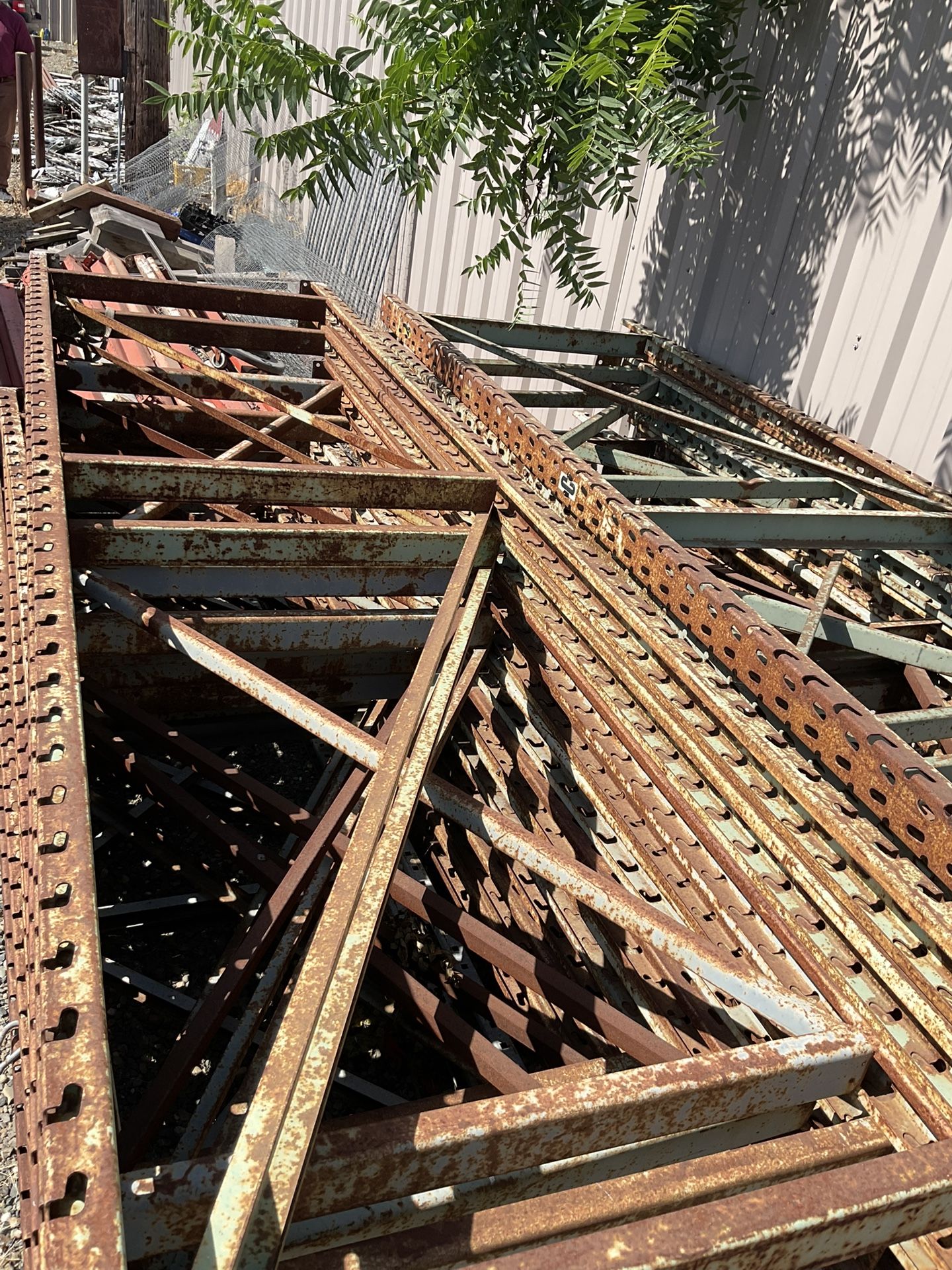 15 Heavy Duty Pallet Racking includes the Standing Legs