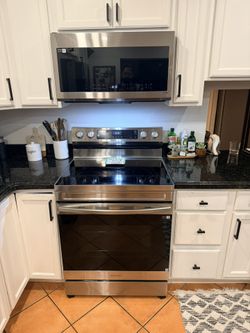 Samsung Stainless Steel Over-the-Range Smart Microwave – Large Capacity