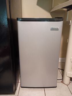 Frigidaire Gallery Mini Fridge