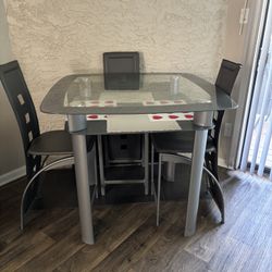 Dining room table