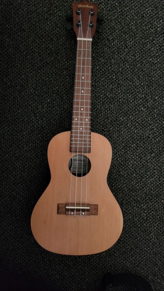 mitchell Electric ukulele uk 500t