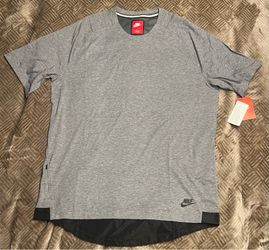 Size Large - Nike 2016 Tech Hidden Pocket Gray Black Sample T-shirt 805122 091