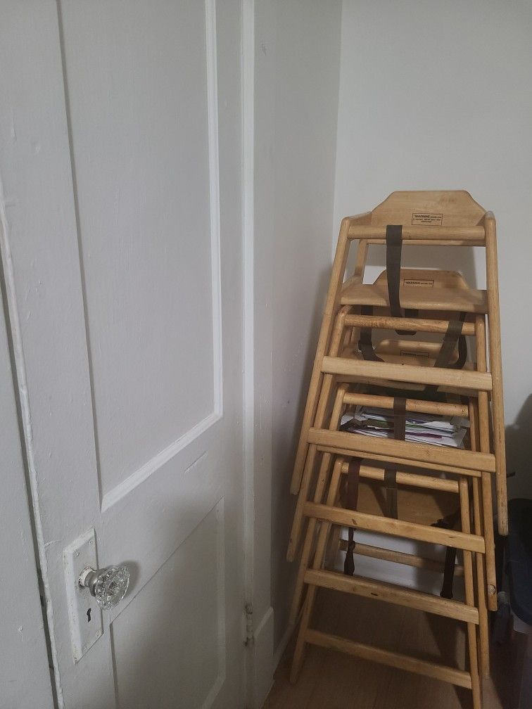 Crib And Highchair 