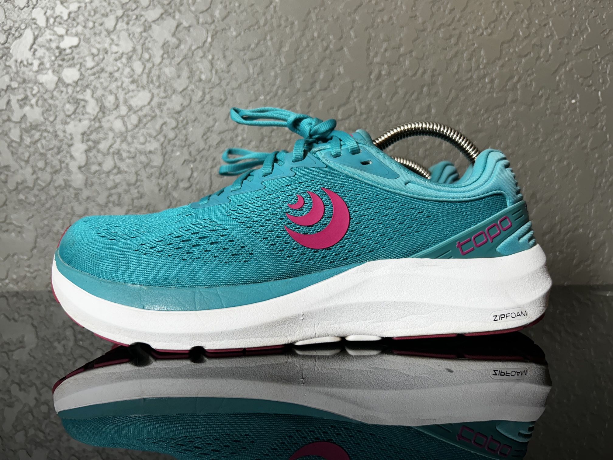Topo Athletic Phantom 3 Woman’s size 10 Teal Pink Running Shoes