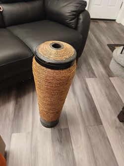 Antique - Style Handcrafted Bamboo Vase Stand