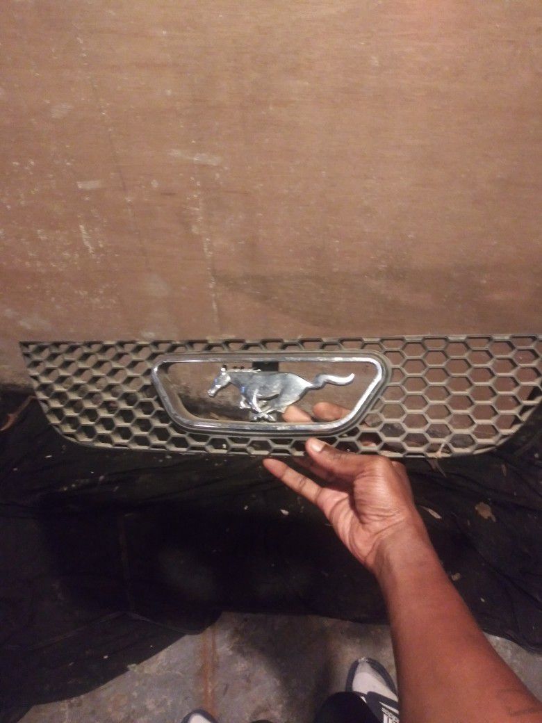 2001 Ford Mustang Grill