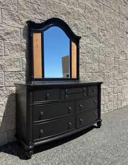 Elegant decorative design