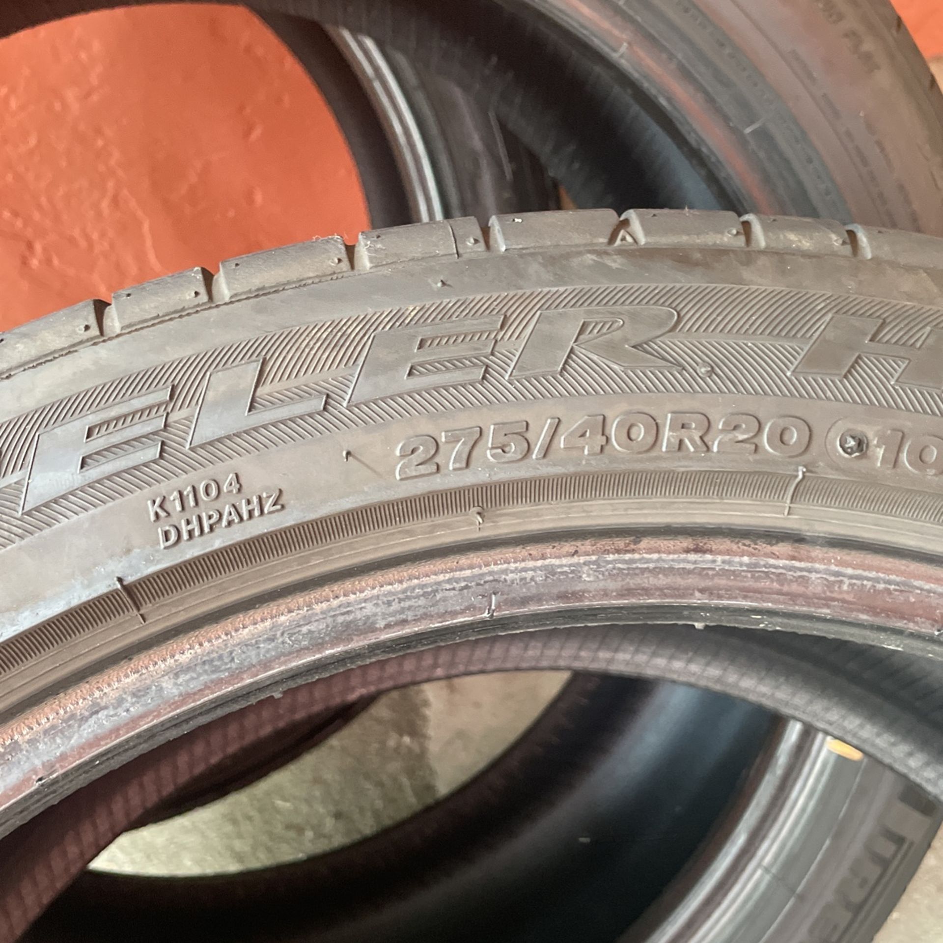 Tires 275/40/20