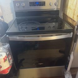Whirlpool Stove Like New