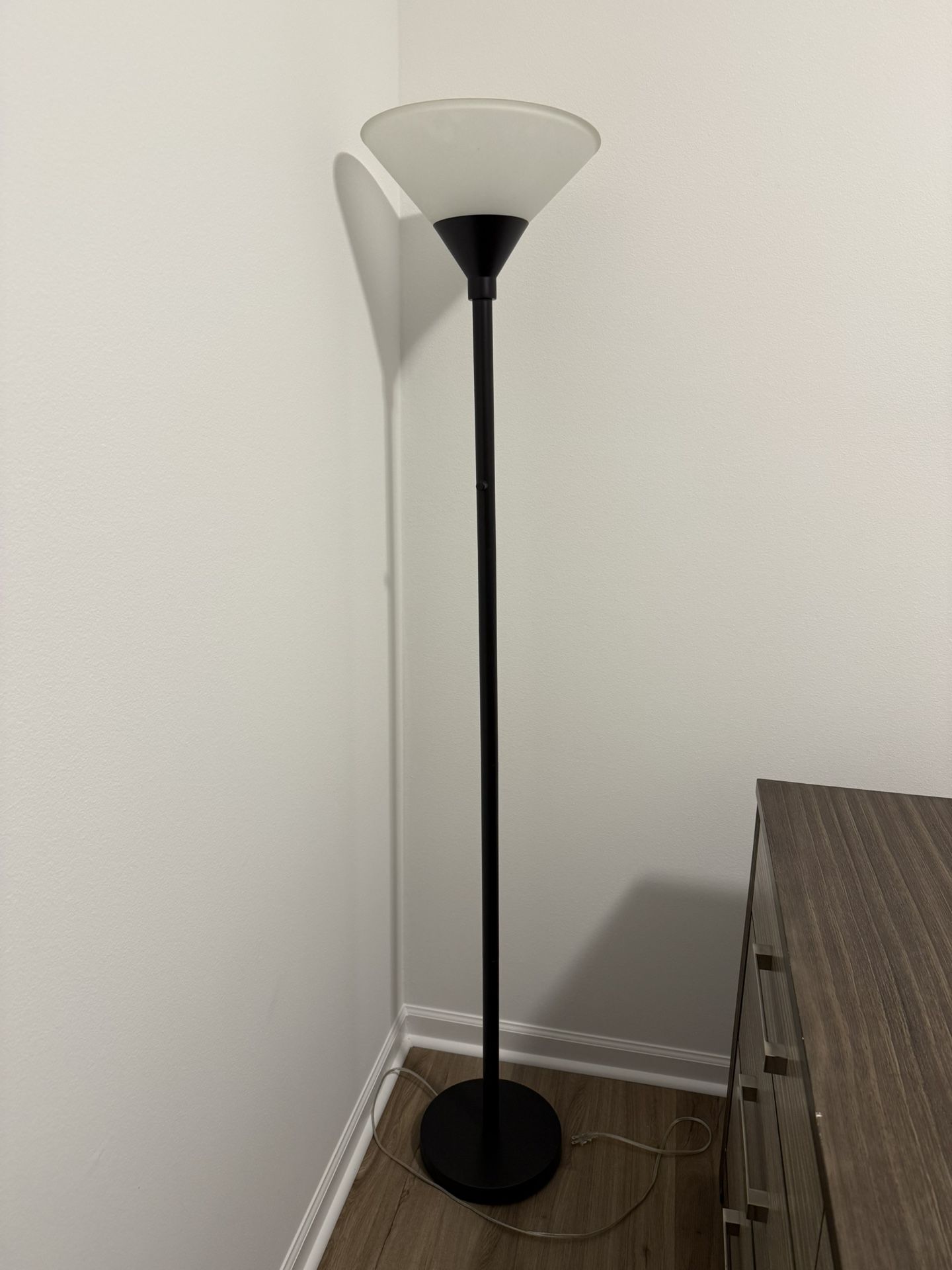 Lamp, Dresser, Painting, Mirror