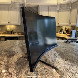 Used MSI Curved Gaming Monitor 32 in 2560 x 1440p 165hz