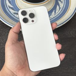 iPhone 15 Pro Max 256 GB White 🤍 unlocked