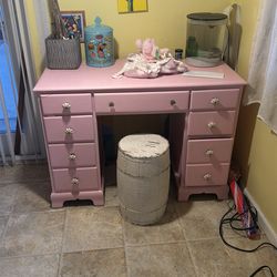 pink desk
