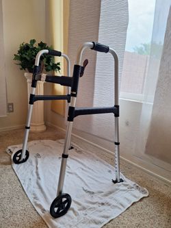 Front-wheeled walker