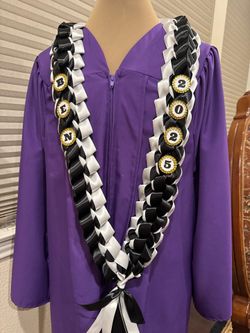 Wide Graduation Lei $25/  (Add-On at an extra cost/Flowers) NO MONEY LEI