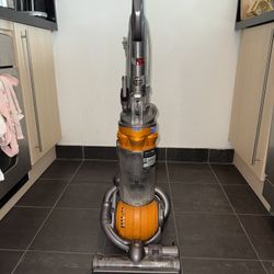 Dyson DC25 Vacuum