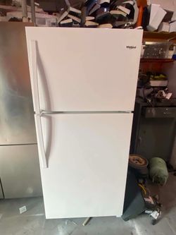 TOP AND BOTTOM FRIDGE WHIRLPOOL FREE DELIVERY