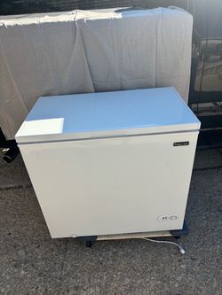 White Chest  Freezer 7 cu ft