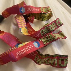 Need (2) Coachella Wristbands (Sunday Only) 