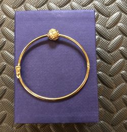 Kate Spade knotted rope ball hinge bracelet. Like new
