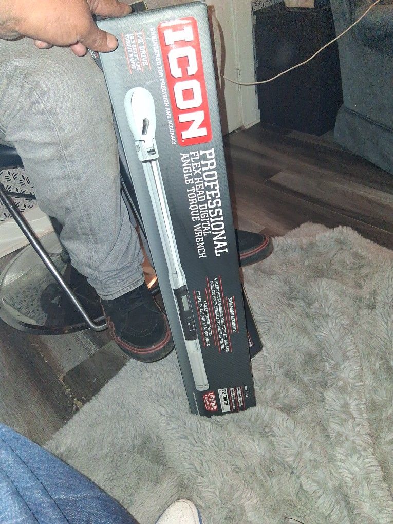 DIGITAL TORQUE WRENCH
