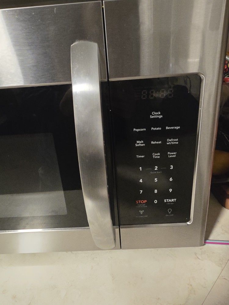 Microwave and extractor 