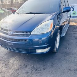 2004 Toyota Sienna