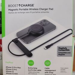Belkin bundle magnetic wireless charger pad & 2 lightning port listen & charge adapters for Iphones / Ipads