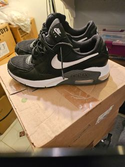 Women's shoes