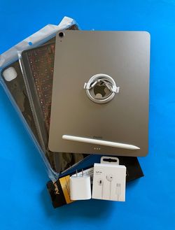 Apple IPad Air 13” (Liquid Retina  / M2 chip / 2024  model) 128GB with Pen, keyboard & Accessories (100% battery) + warranty