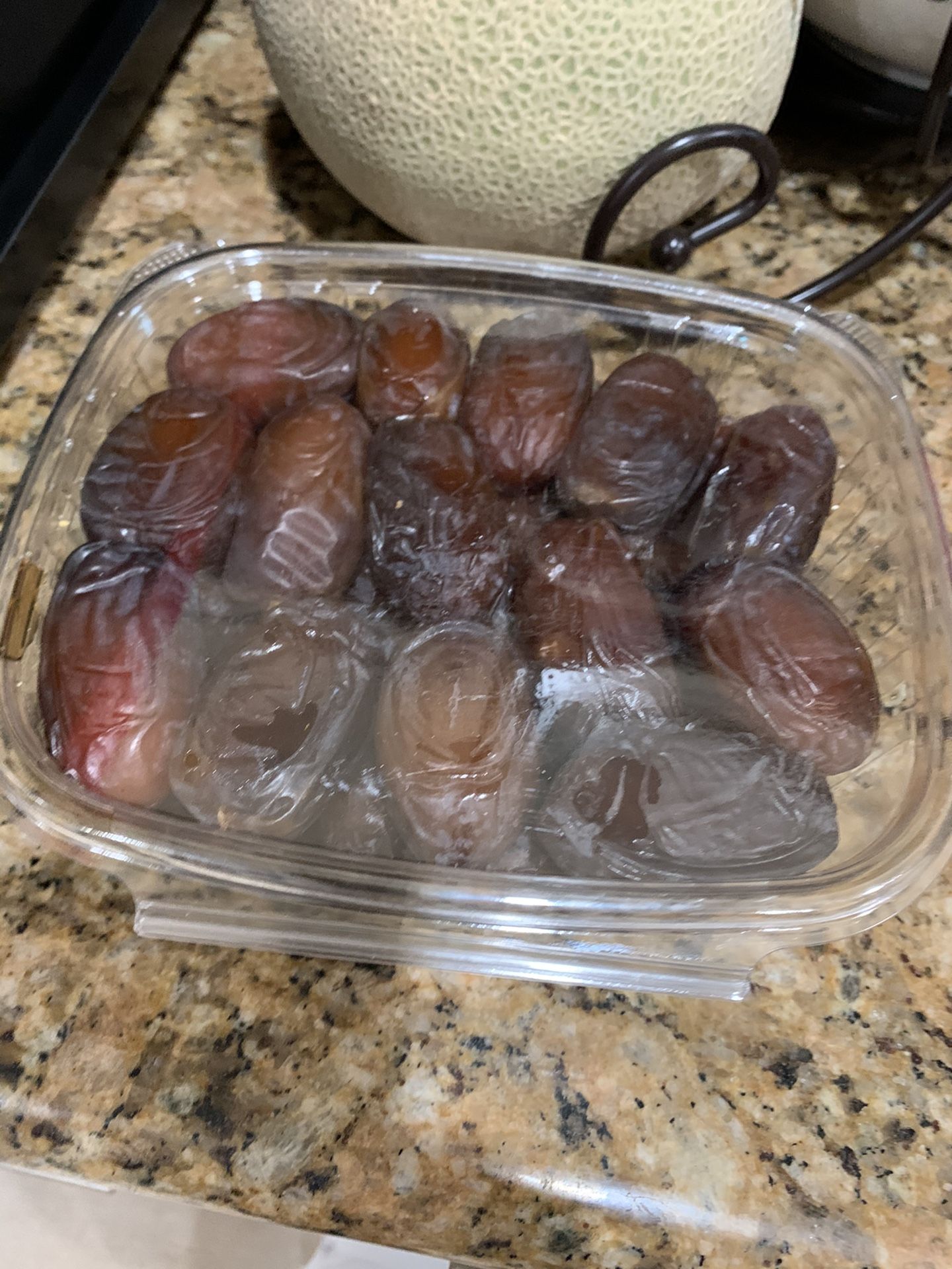 Dates. Datiles $10