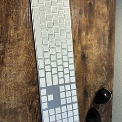 Apple wireless.l magic keyboard 2 fully tested excellent condition