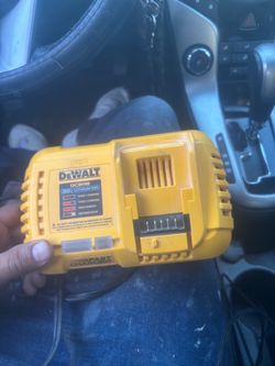 DEWALT Battery fast Charger