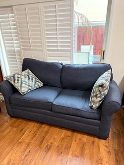 Navy Blue Loveseat Sleeper Sofa Bed – King Size Pull-Out, Great Condition
