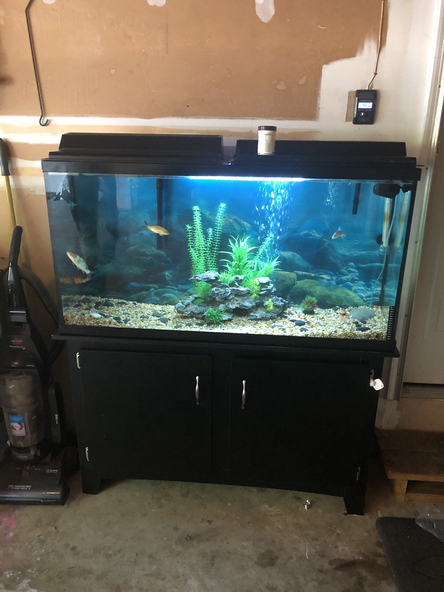 Fish tank. Brand new. Full set
