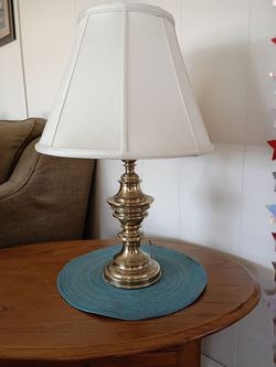 Solid metal three-way lamp
