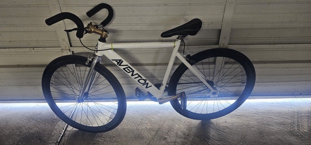 Aventón bicycle