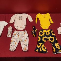 0-3 month girls 3 piece clothing sets!
$20