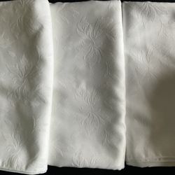 3 Tablecloths 