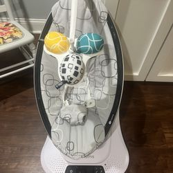4Moms MamaRoo Baby Swing 