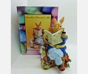 VINTAGE PORCELAIN EASTER BUNNY HINGED DECORATIVE BOX RABBIT TRINKET BOX