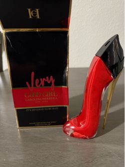 Good girl Carolina Herrera New York