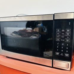Microwave 700 Watts