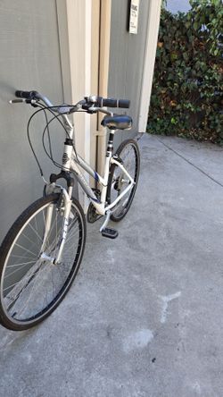 Trek hybrid bike