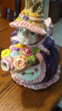 Bunny Pitcher
