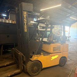 Forklift 