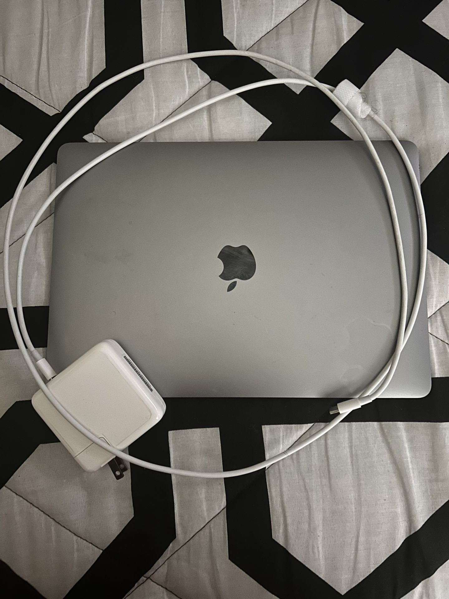 2020 Macbook (good condition)