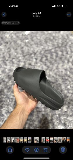 Yeezy Onyx Slides Sizes 8 - 13 