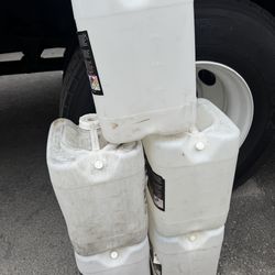 5 5 gallon jugs